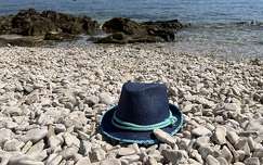 tengerpart címlapfotó kavics horvátország nyár
