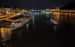 budapest folyó híd éjszakai képek magyarország duna hajó