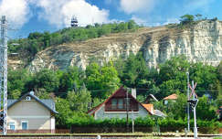 Soós-hegyi kilátó a Balatonkenesei löszfalon.