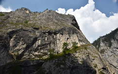 kövek és sziklák hegy