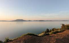 hegy balaton címlapfotó tó badacsony magyarország