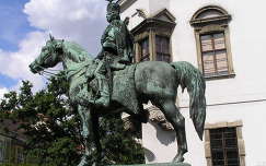 Budapest,Hadik András szobra a várban