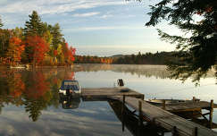 ősz tó tükröződés stég és móló