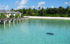 ház trópusi sziget tengerpart stég és móló tenger maldív-szigetek nyár