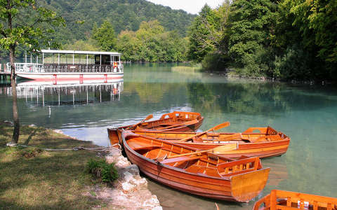 csónak horvátország plitvicei tavak tó
