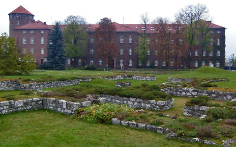 Várudvar