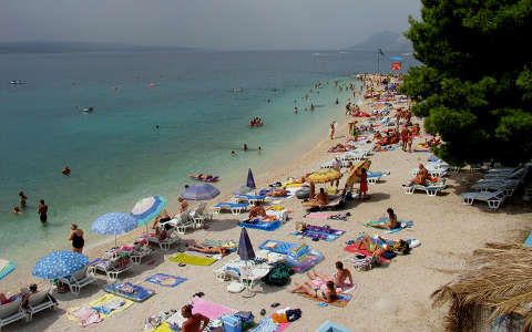 horvátország makarska nyár strand