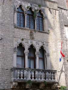 Trogir ablakok