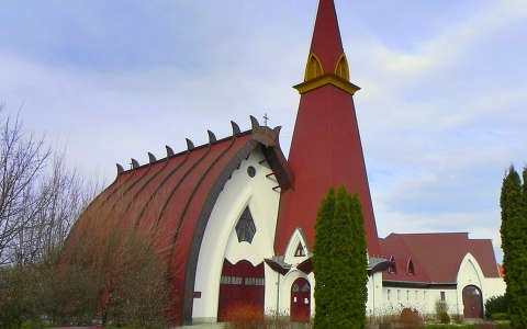 Kozármisleny különleges temploma