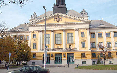 Kecskemét - Piarista fiú gimnázium, általános iskola és kollégium, fotó: Kőszály