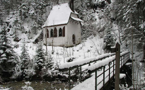 Templom a Königssee partján