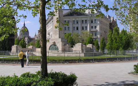 Budapest,Szabadság térről a Parlament