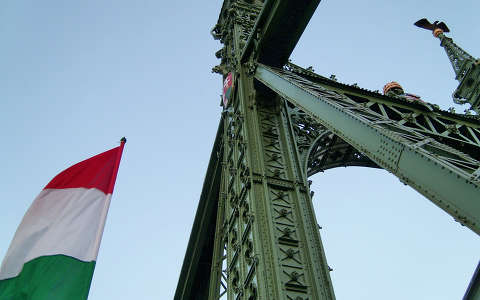 Szabadság híd, Március 15.-én, Budapest