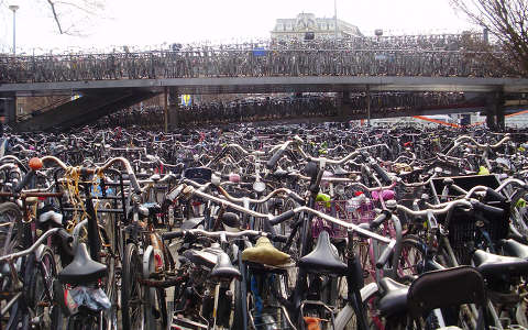Hollandia, bicigliparkoló
