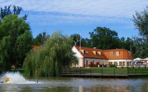 Bikács Zichy park Hotel