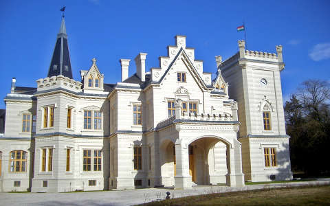 Magyarország, Nádasdladány, Nádasdy-kastély
