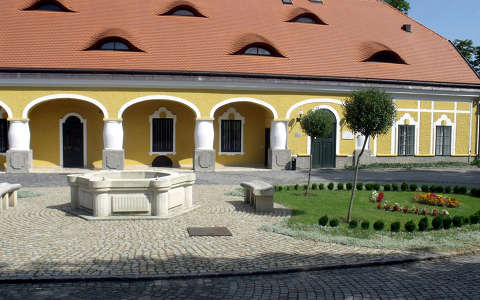 Magyarország, Rácalmás, Jankovich-kúria