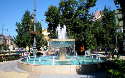 Szökőkút - Debrecen, Főtér