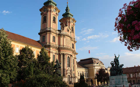 Magyarország, Eger, Dobó tér, minorita templom