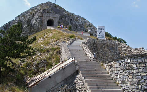 Lovcen feljárata, Montenegró