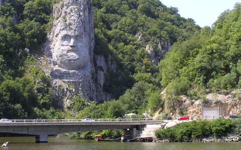 Al-Duna, Kis-Kazáni szoros román oldala, Románia,Decebal szobra