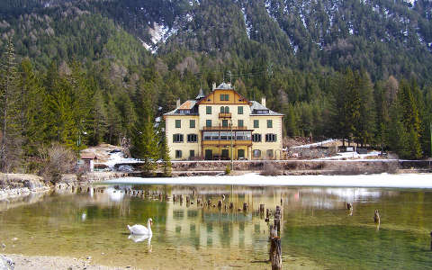 Hegyi tó, Toblach mellett,Dél-Tirol.