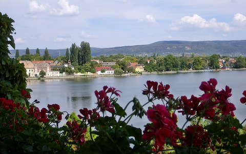 Magyarország, Tata, Öreg-tó, kilátás a várból
