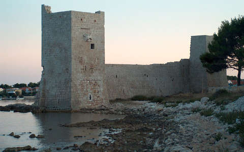 romok várak és kastélyok