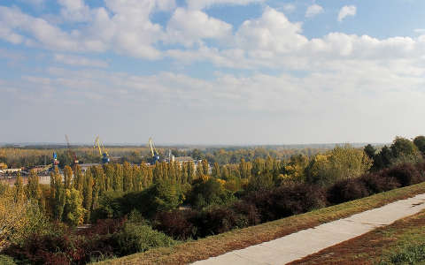 Magyarország, Dunaújváros, Duna-part