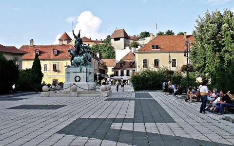Magyarország, Eger, Dobó tér