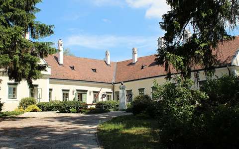 Magyarország, Kehidakustány, Deák-kúria