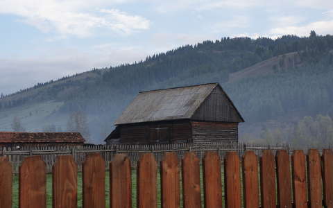 erdély faház ház kerítés