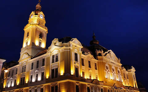 Magyarország, Pécs, Városháza, blue hour