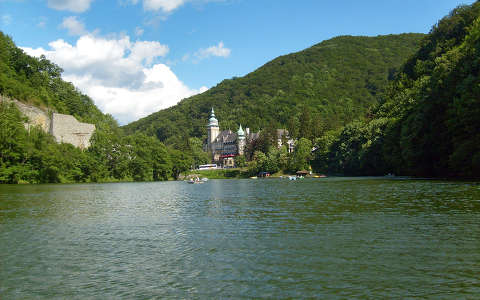 címlapfotó lillafüred magyarország tó