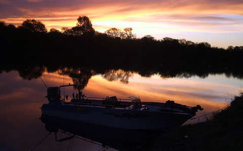 csónak naplemente nyár tükröződés