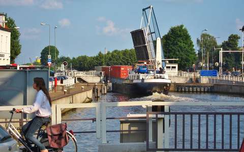 'S-Hertogenbosch, Nederland. Willemsvaart. Brug. font>