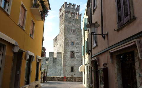 Sirmione Scaligari kastély  Olaszország