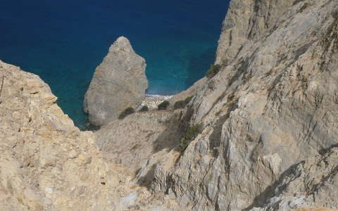 görögország kövek és sziklák tengerpart