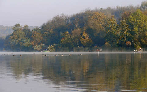 Beköszöntött az ősz a Széki tóra is