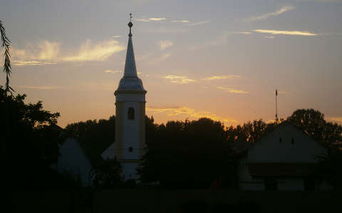 naplemente templom