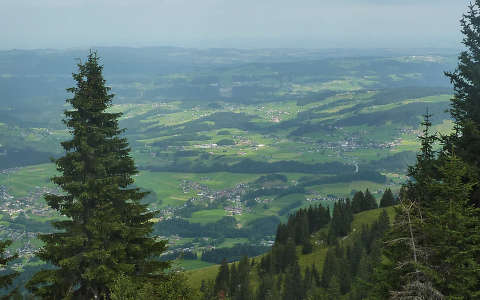 Látkép Bezauból, Vorarlberg, Ausztria