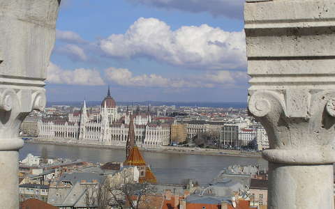 Budapest a Halászbástyáról