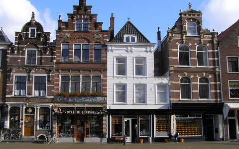 Delfti sajtbolt a főtéren,Hollandia