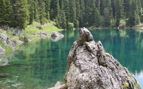 Karer tó a Dolomitokban,Olaszország