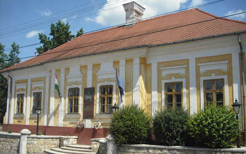 Kossuth Lajos szülőháza, Monok