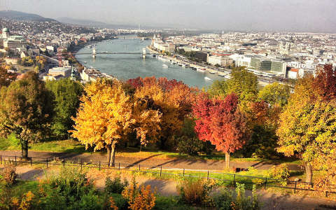 ...megérkezett az ősz Budapestre.