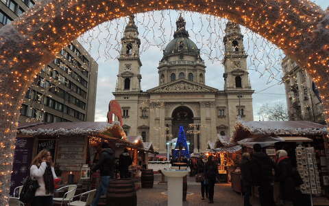Budapest ,Bazilika karácsonyi vásárral