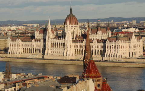 Parlament a Budai várból