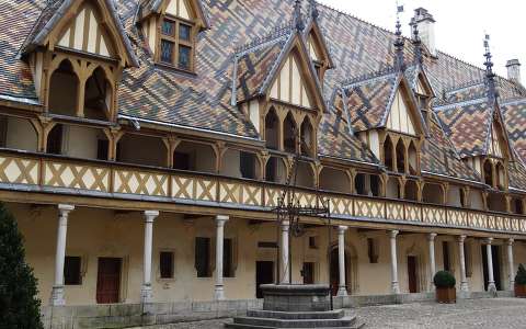 Franciaorszag - Beaune - Hotel Dieu (XV. sz