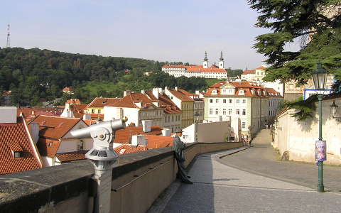 Sztrahovi kolostor látképe, Prága